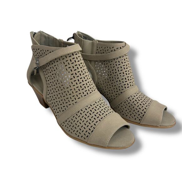 NEW Easy Street Carrigan Sandals Taupe Cut out Booties Open Toe Block Heel Shoes - Picture 10 of 13